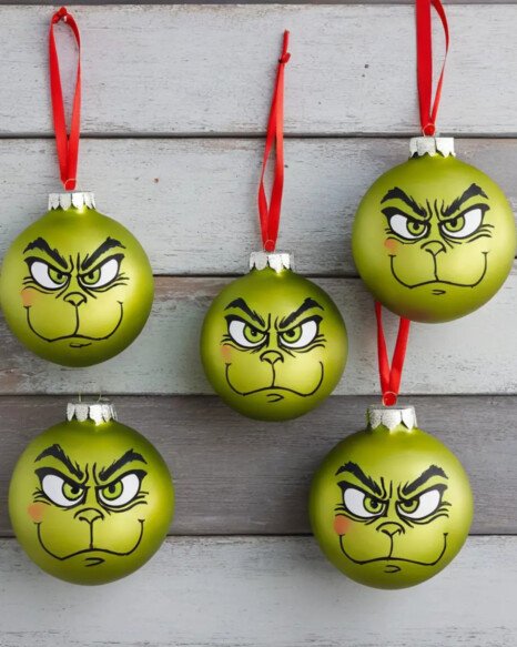 DIY Grinch Faces on Ornaments