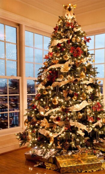 Elegant Holiday Tree