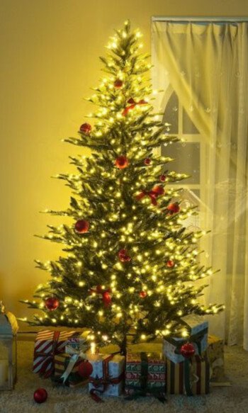 Nature-Inspired Christmas Tree