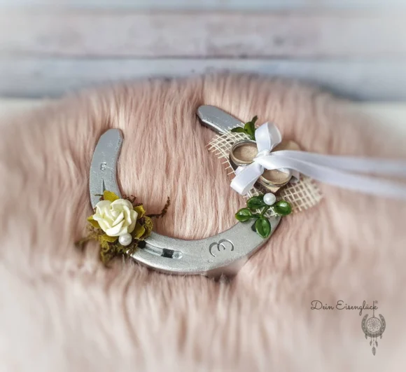 Horseshoe Wedding Ring Holder